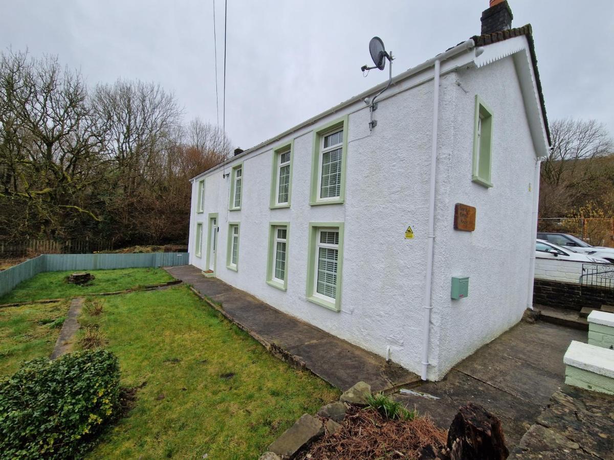 Lewis Gethin House, Newly Renovated Cottage Sleeps 9, Close To Bike Park Wales マーサー・ティドビル エクステリア 写真