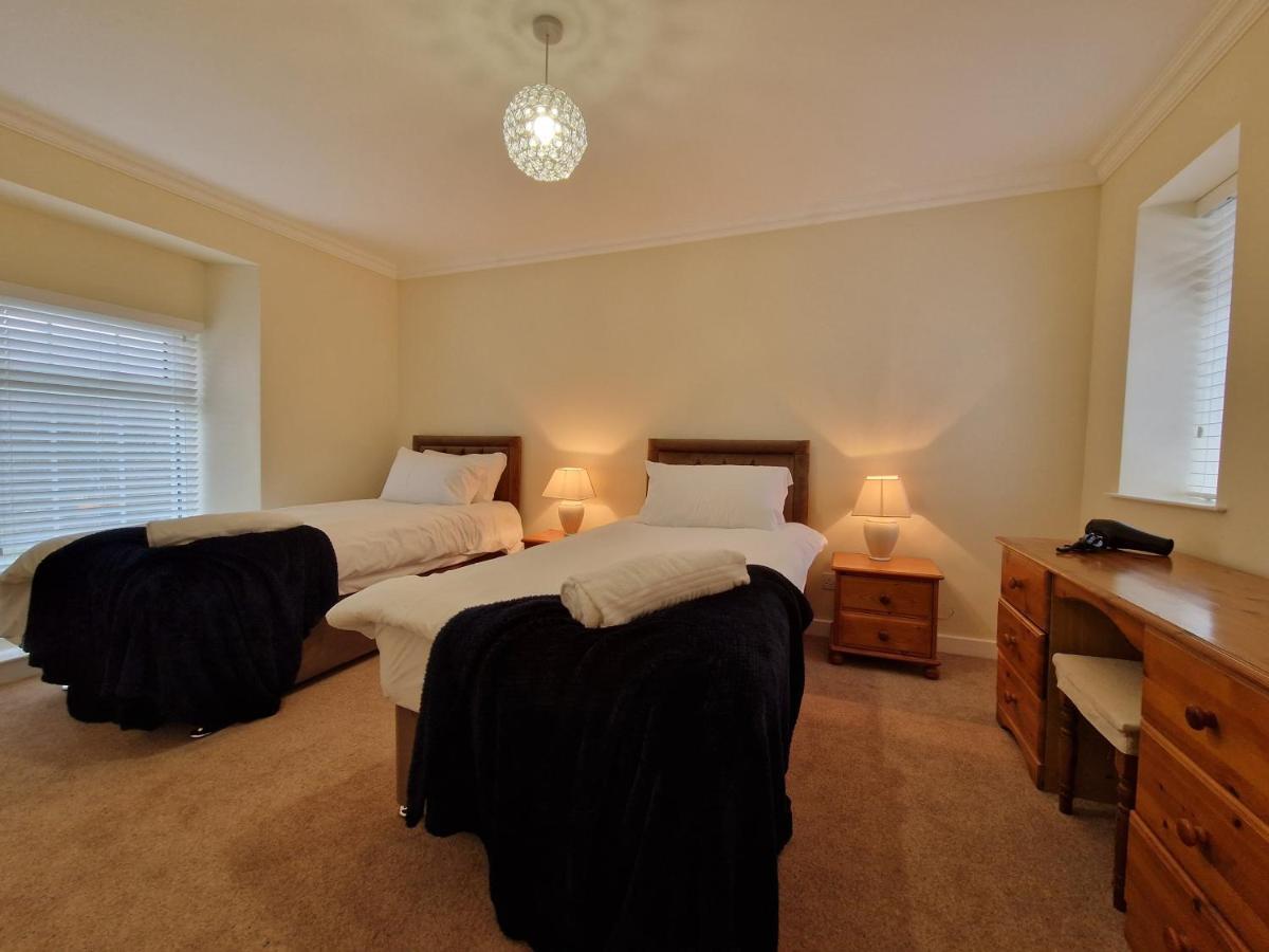 Lewis Gethin House, Newly Renovated Cottage Sleeps 9, Close To Bike Park Wales マーサー・ティドビル エクステリア 写真