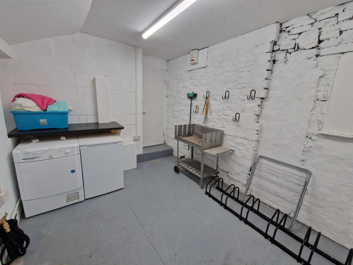 Lewis Gethin House, Newly Renovated Cottage Sleeps 9, Close To Bike Park Wales マーサー・ティドビル エクステリア 写真